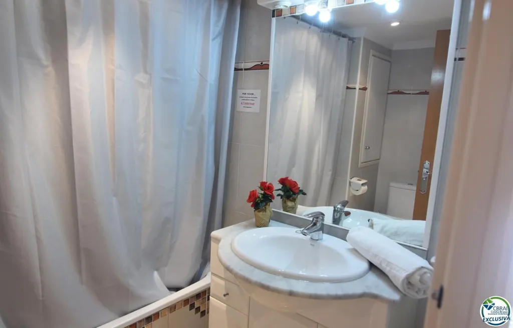 Salles de bain - 1-Bed Apartment with Pool in Santa Margarita