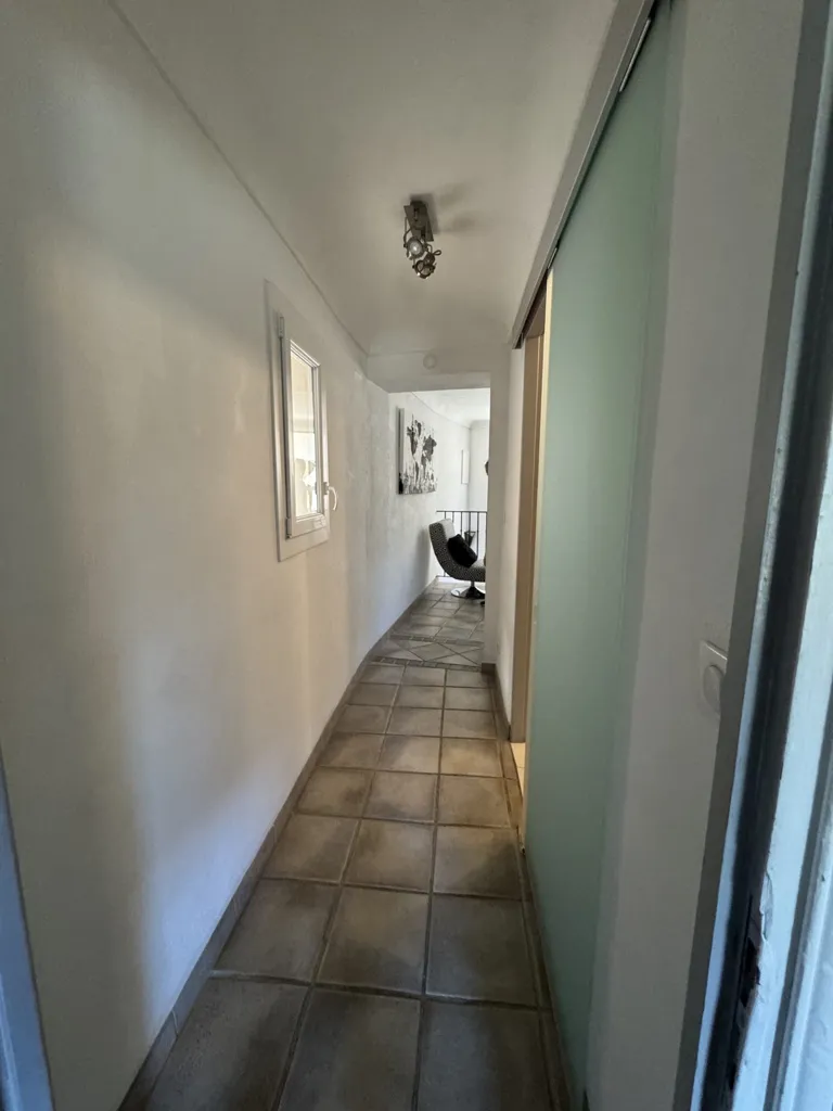 hallway_entrance