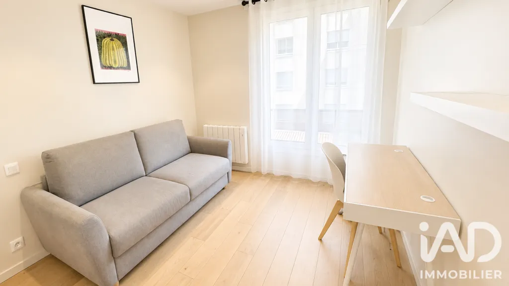 Elutuba - 3-Piece Apartment with Balcony in Courbevoie