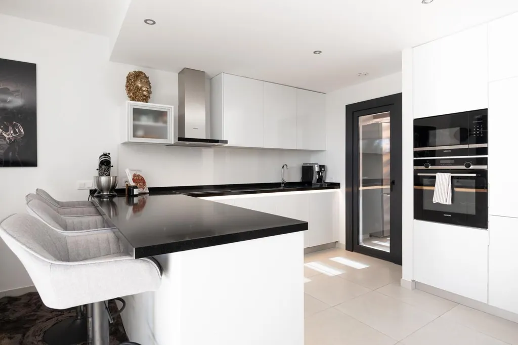 Cuisine - Terraced House with Rooftop Solarium in Estepona