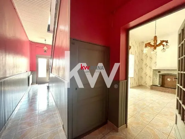 hallway_entrance