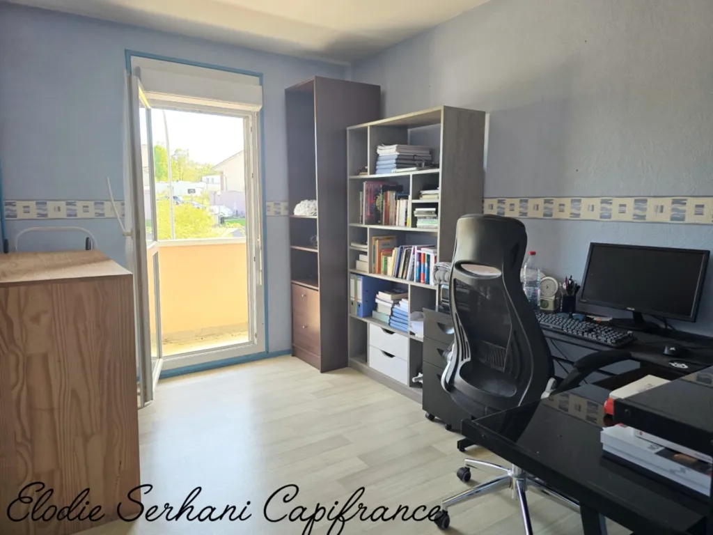 Kabinet - T3 Apartment with Balcony in Valentigney