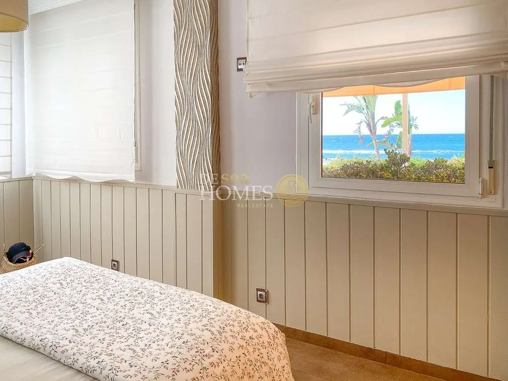 Magamistoad - Beachfront Flat with Direct Beach Access in Torrox