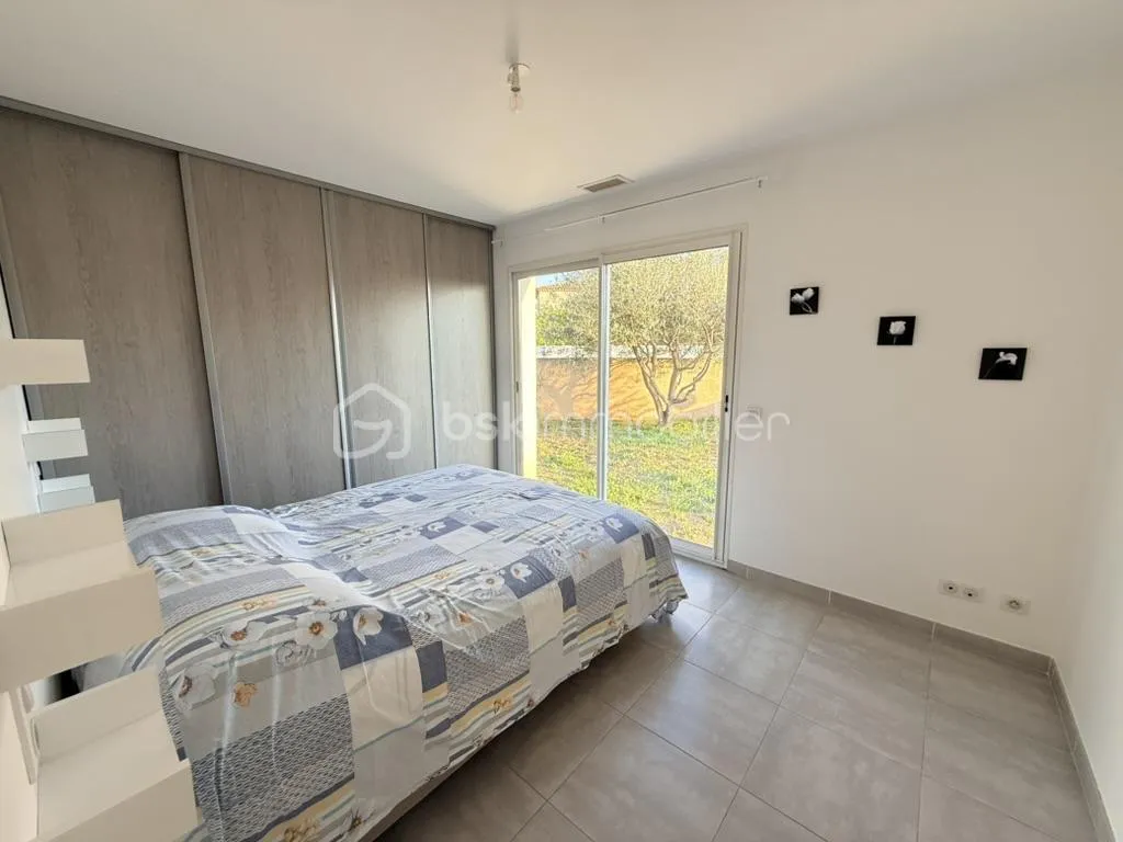 Schlafzimmer - Villa with Pool in Bouzigues