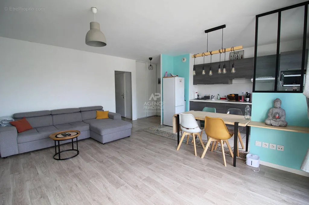 Living Room - 3-Piece Apartment with Balcony in Ermont Centre