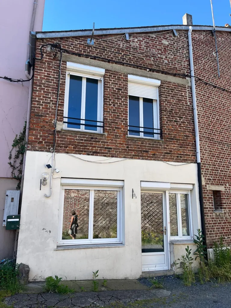Välivaade - Two-Home Ensemble in Centre of Guise