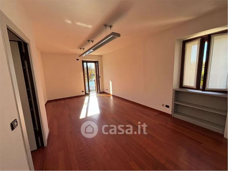 Pièces - Elegant Apartment with River View in Sesto Calende