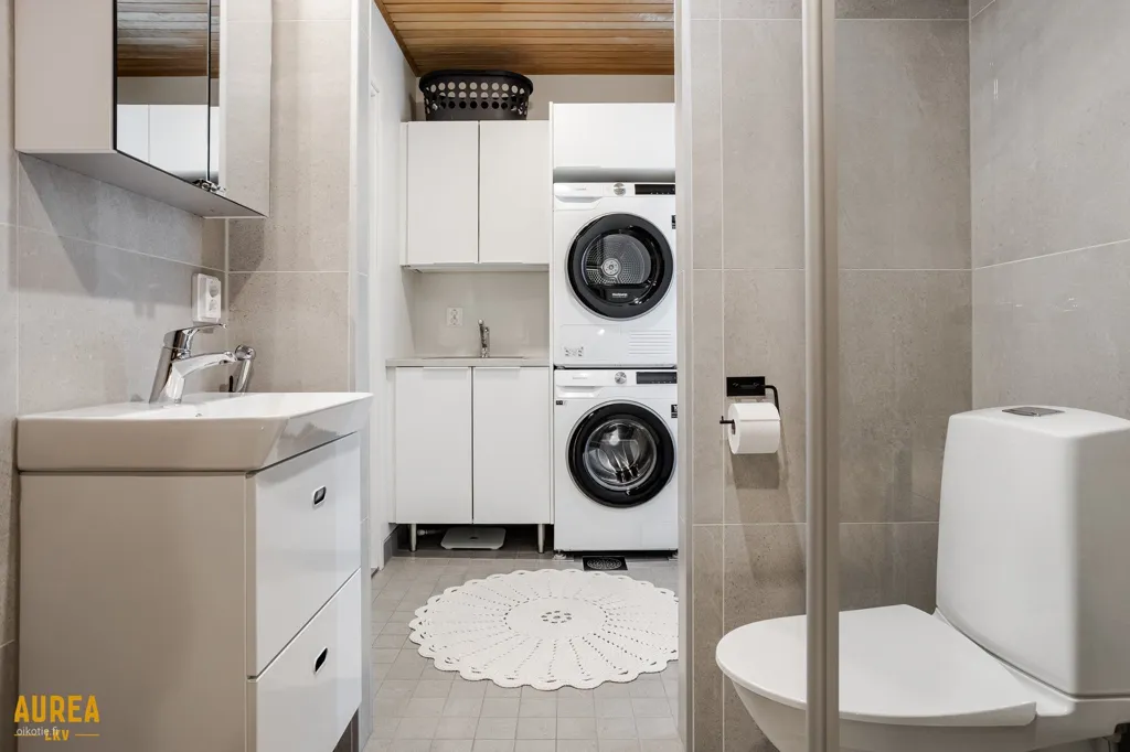 Bathrooms - Modern Apartment with Sea View in Oulu