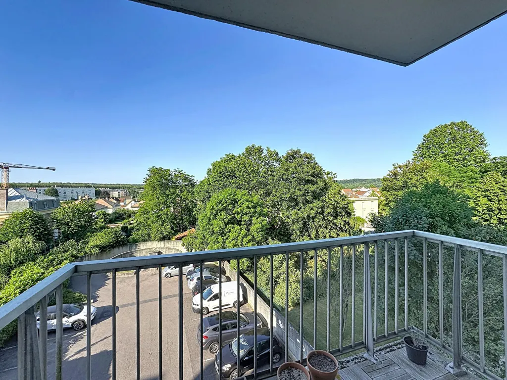Balcon - Appartement avec Balcon et Vue Dégagée à Versailles