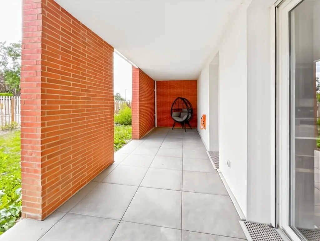 Entrée - Appartement Neuf T4 Meublé avec 2 Parkings à Proximité