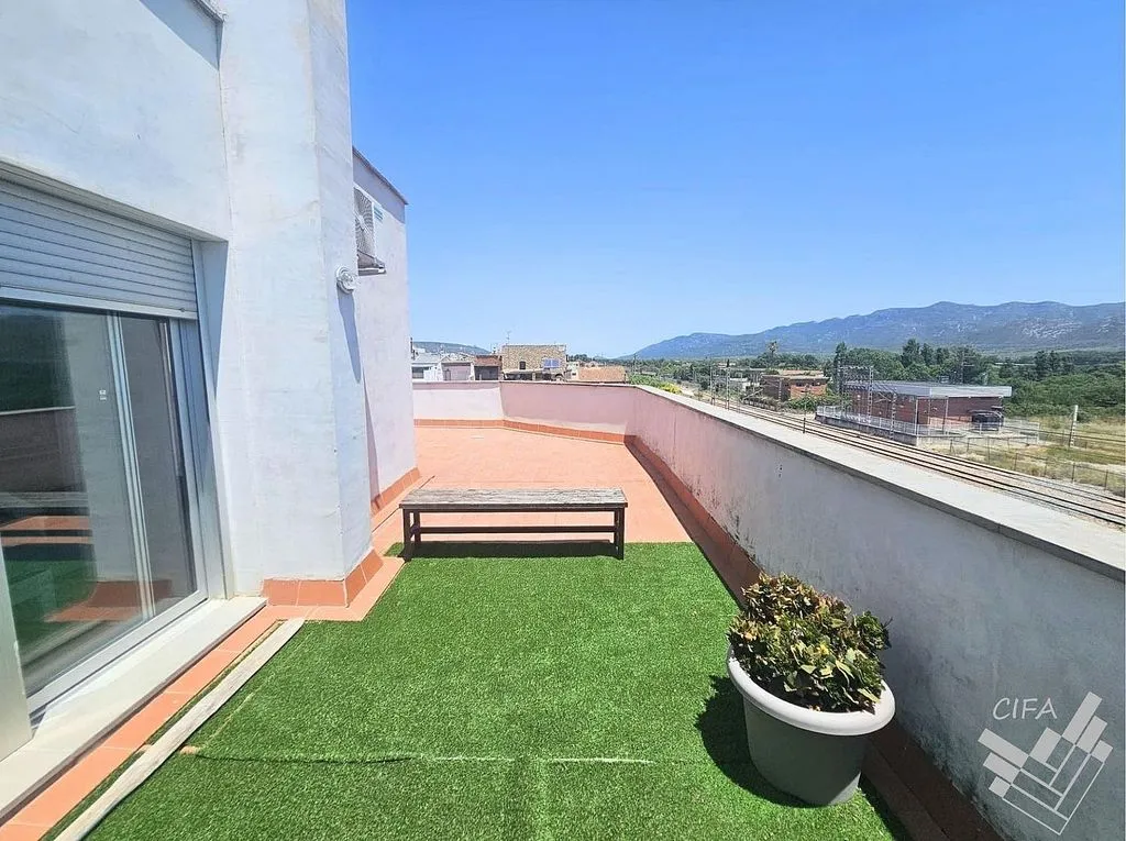 Terrasse - Duplex with Terrace and Balcony in Ulldecona