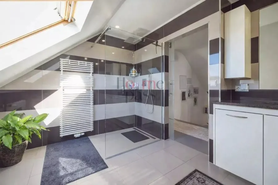 Salles de bain - Maison Individuelle Rénovée à Hautcharage