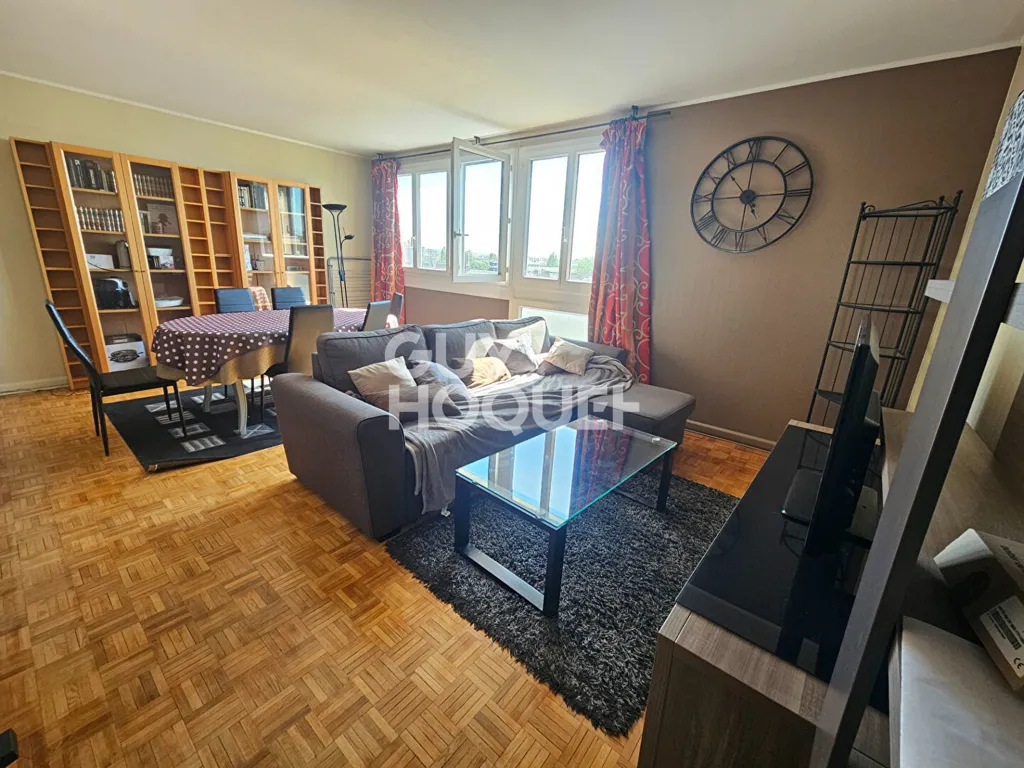 Elutuba - Spacious Flat with Balcony in Compiègne