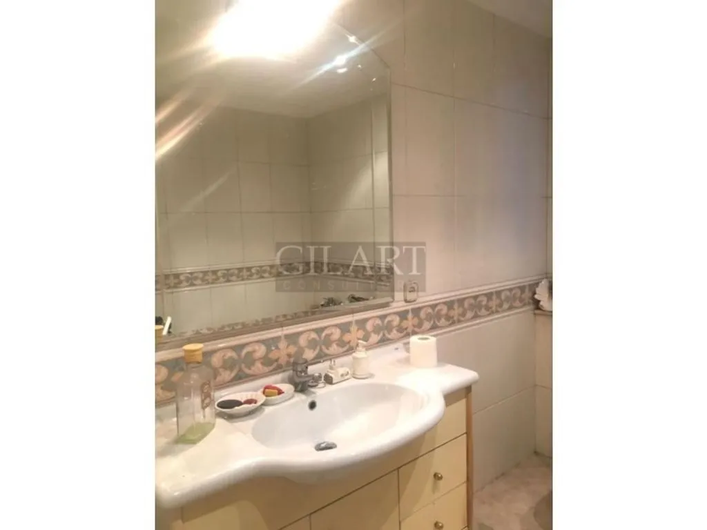 Vannitoad - Apartment Complex with Expansion Potential in Lleida