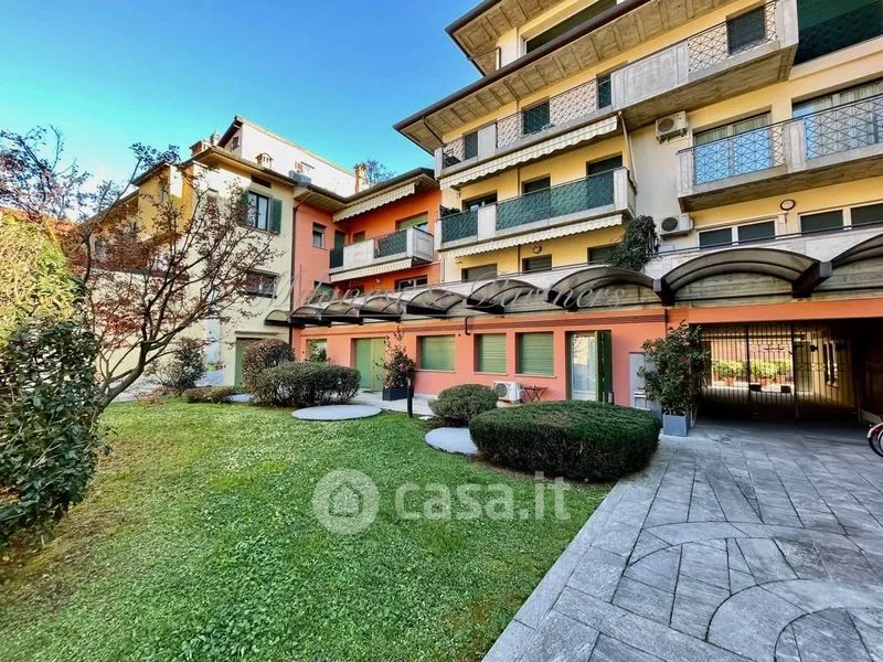 Aed - Central Arched Bilocale with Balcony in Bergamo