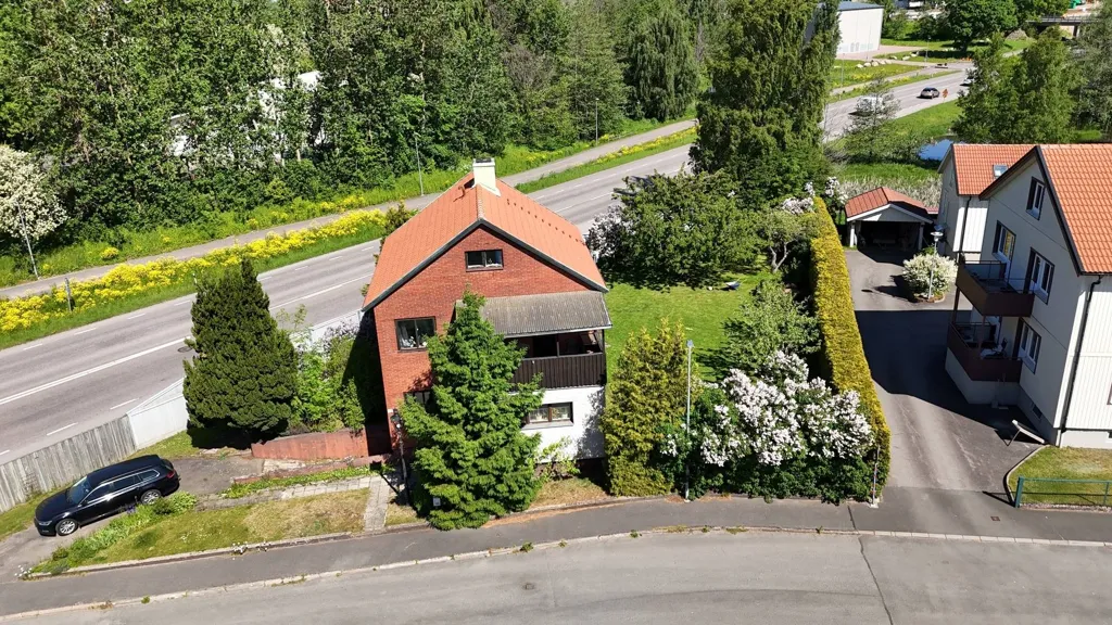 6-toaline maja asukohas Skövde kommun