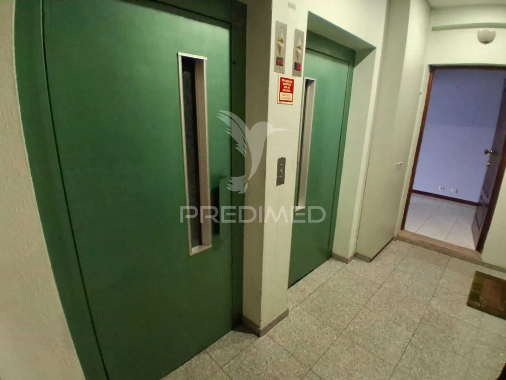 Esik - T2 Apartment with Metro Access in Baguim do Monte
