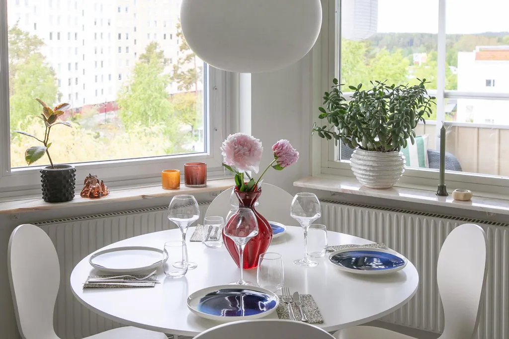 Söögituba - Apartment with South-Facing Balcony in Tyresö