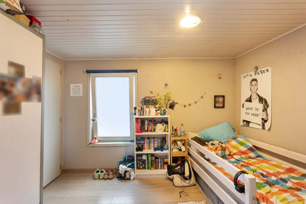 Magamistoad - Commercial with Apartment in Lede Centre