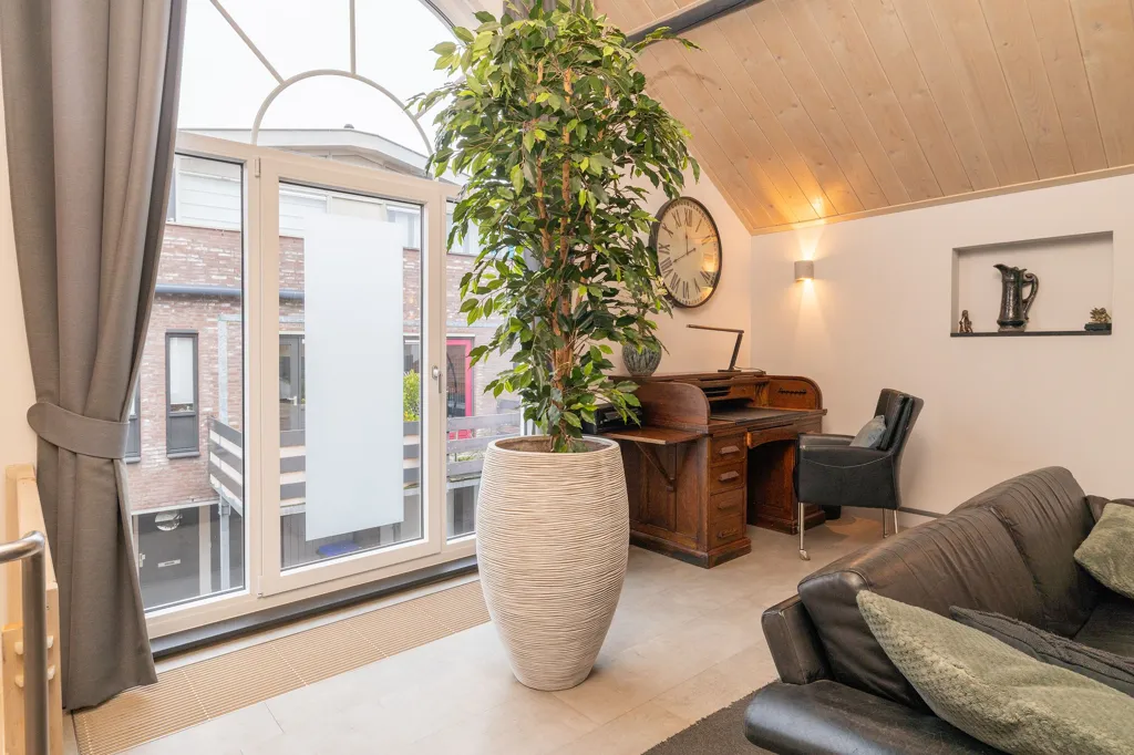 Elutuba - Stylish Loft with Garage in Haastrecht Centre