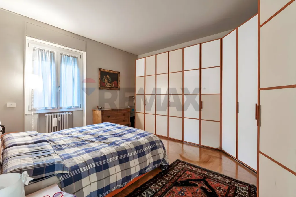 Chambres - Rustic Triplex with Balcony in Brescia