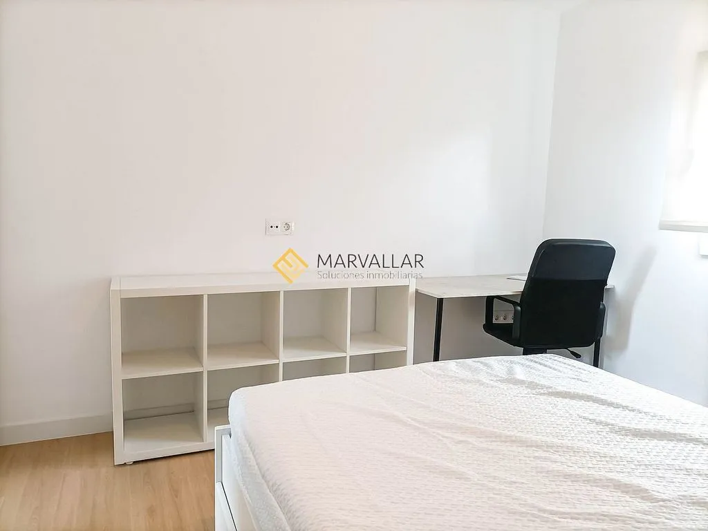 Chambres - Modern Flat with University Proximity in Los Castros
