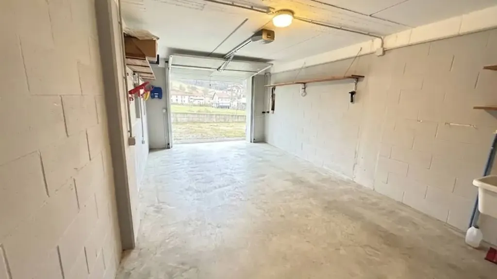 Garage - Panoramic Apartment with Balcony in Pavullo Nel Frignano