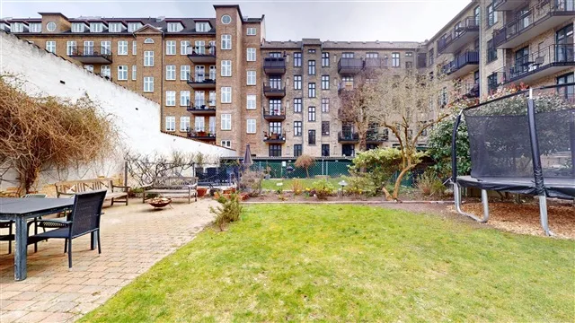 Aed - Spacious Apartment with Courtyard in Frederiksberg C