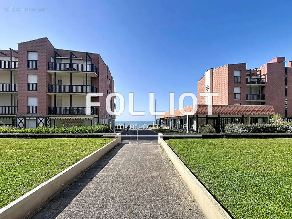 Exterior - 2-Bedroom Apartment with Balcony in Cabourg