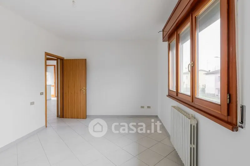 Pièces - Independent Apartment with Garden in Conselice