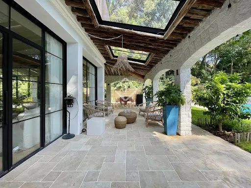 Terrasse - Villa Rénovée avec Piscine aux Acreaux de Montpellier