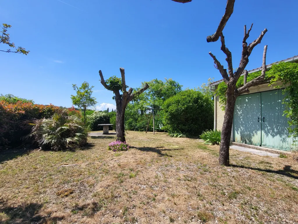 Jardin - Villa de Plain-Pied avec Jardin à Sauve