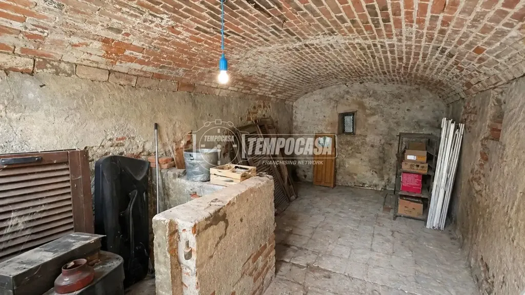 Toad - Rustic Villa with Garden in Maglione