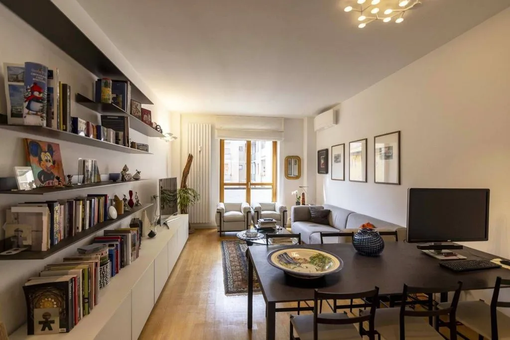 Bureau - Luxury Apartment with Balcony in Milan