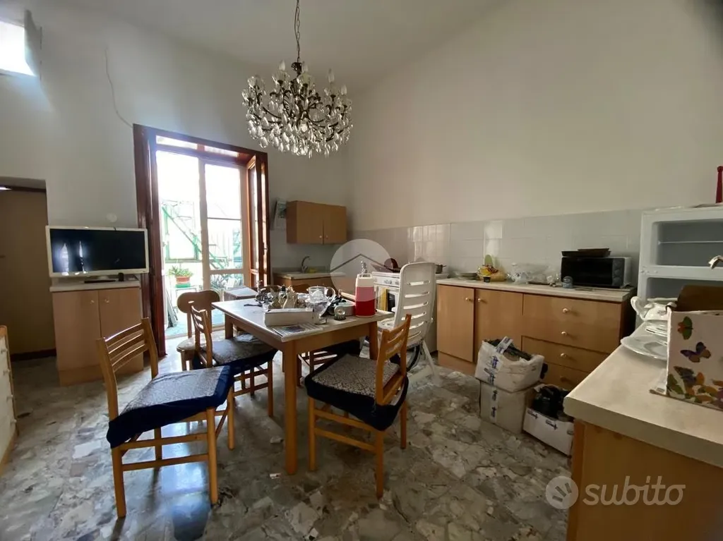 Salle à manger - 3-Room Apartment with Balcony in Naples