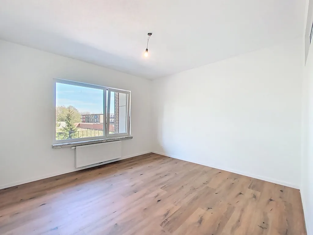 Pièces - Appartement Rénové avec Terrasse à Edegem