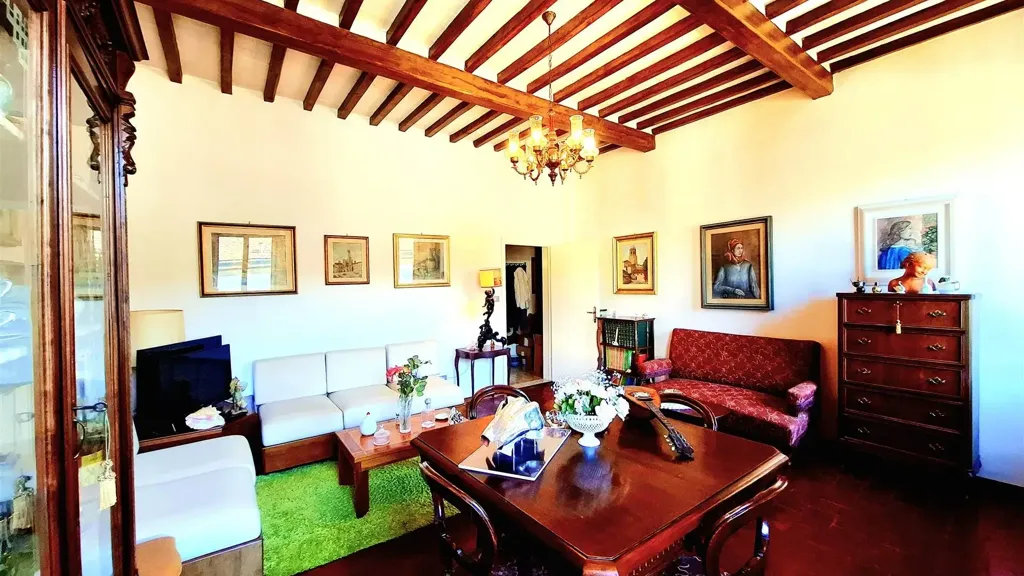 Salle à manger - Five-Bedroom Apartment with Terrace in Lastra a Signa