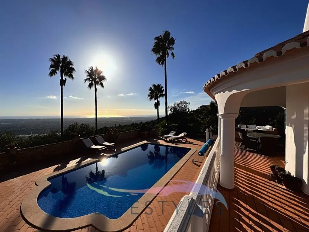 Bassein - Luxury Villa with Coastal Views in Faro