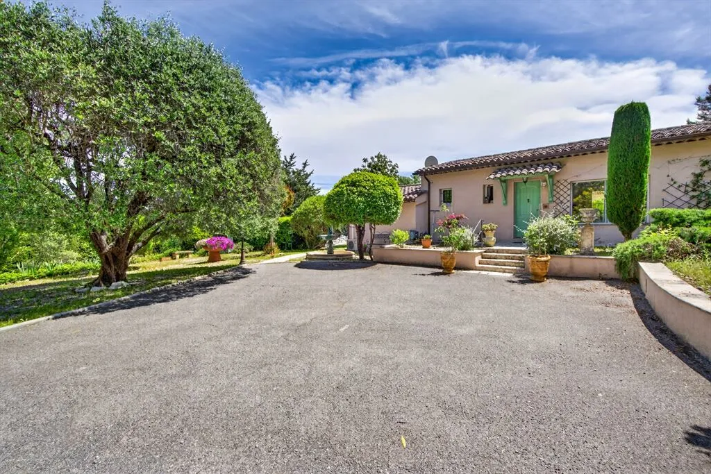 Extérieur - Villa Luxueuse avec Piscine à Peymeinade