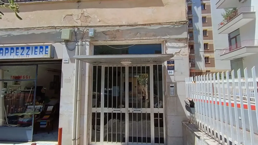 Esterno - Bright 3-Bedroom Apartment with Balcony in Palermo