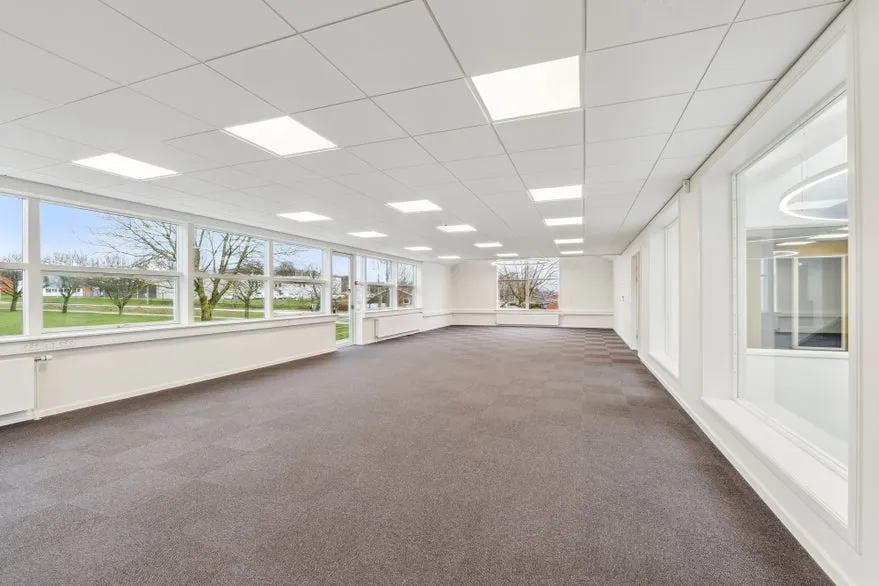 Studio - Modern Office with Parking in Lystrup