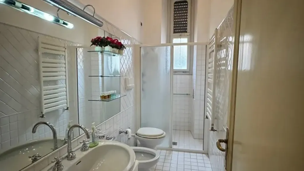 Salles de bain - Fully Furnished Flat in Historic Building, Terni