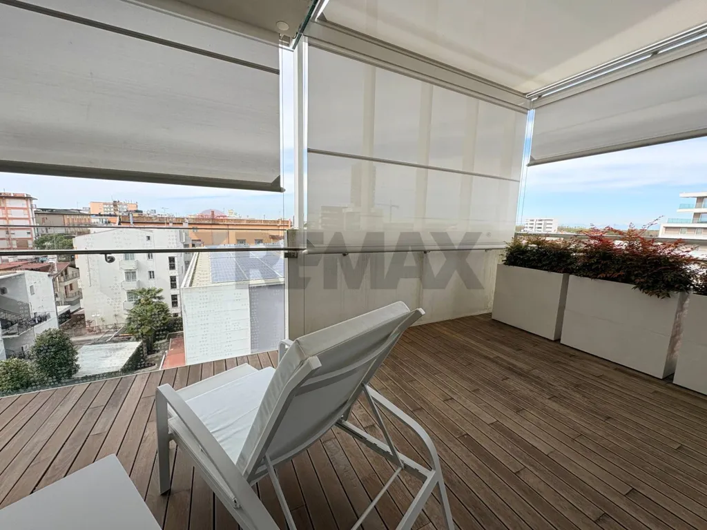 Terrass - Attic with Pool in Central Jesolo
