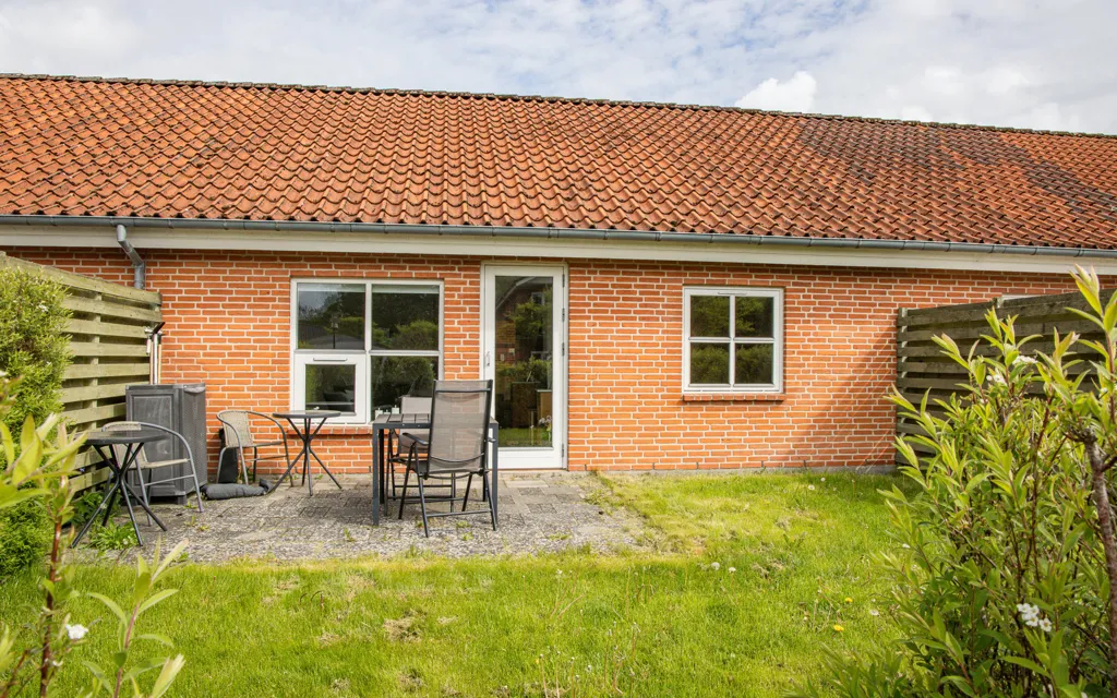 Jardin - Terraced House with Tiled Roof in Ørum
