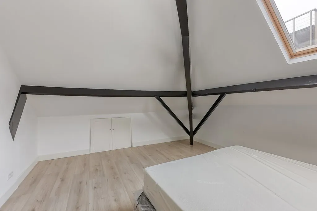 Pièces - Modernised Apartment with Private Parking in The Hague Centre
