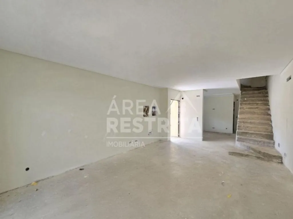 Living Room - Contemporary Semidetached House in Seixal