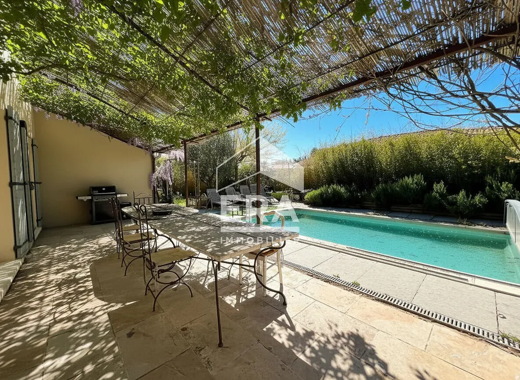 Piscine - Maison Récemment Construite avec Piscine à Serres