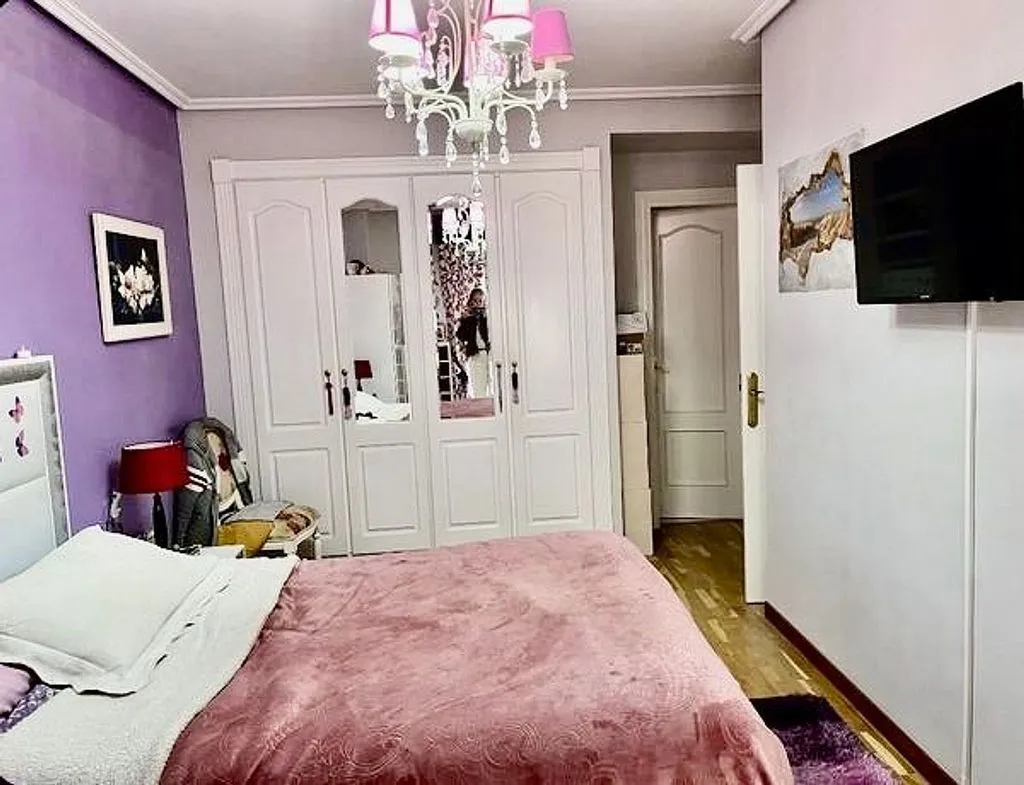 Magamistoad - Apartment with Garage in Ensanche Centre