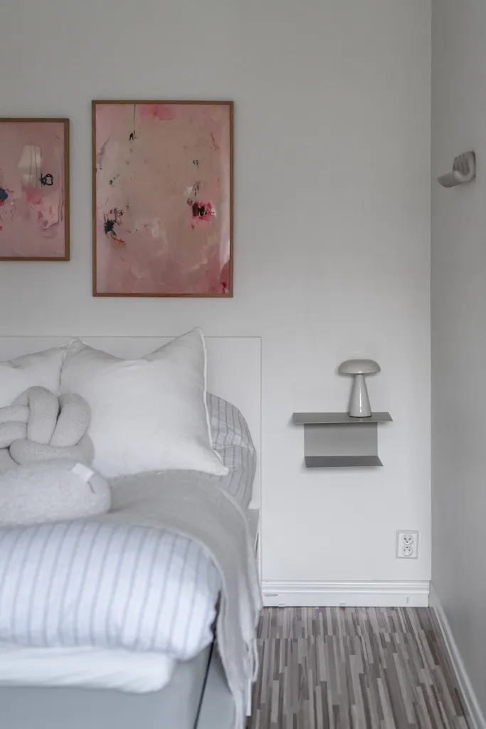 Bedrooms - Bright Studio Flat with South-Facing Windows in Haga