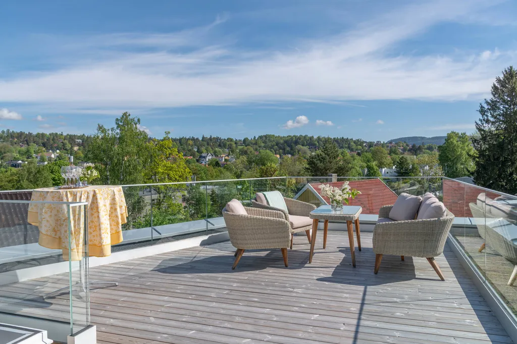 Terrasse - Modern Villa with Forest View in Oslo